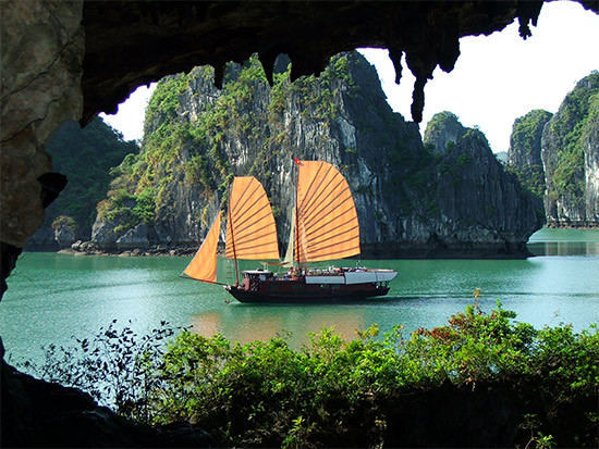 La baie d'Ha Long parmi les merveilles naturelles du monde ảnh 1 La baie d'Ha Long parmi les merveilles naturelles du monde ảnh 1
