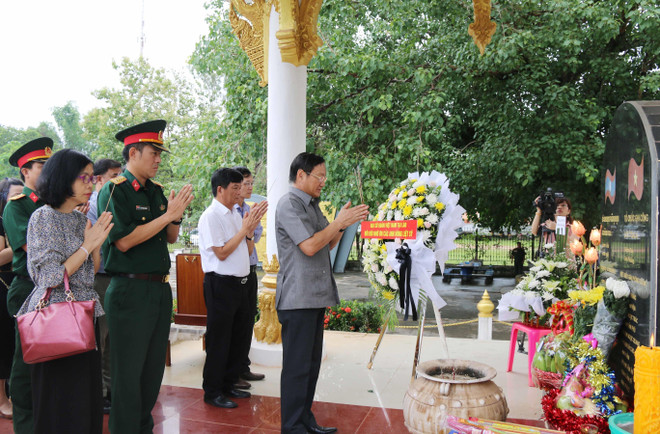 Commémoration des Morts pour la Partrie au Laos et au Cambodge ảnh 1 Commémoration des Morts pour la Partrie au Laos et au Cambodge ảnh 1