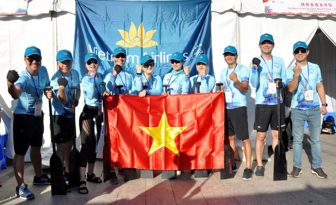Vietnam Airlines participe à la course internationale des bateaux-dragons de Shanghai ảnh 1 Vietnam Airlines participe à la course internationale des bateaux-dragons de Shanghai ảnh 1