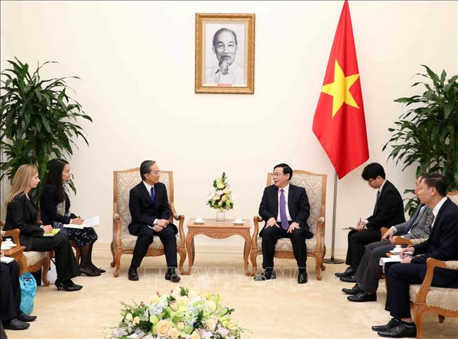 Le vice-PM Vuong Dinh Hue reçoit le président de la société japonaise de services financiers AEON ảnh 1 Le vice-PM Vuong Dinh Hue reçoit le président de la société japonaise de services financiers AEON ảnh 1
