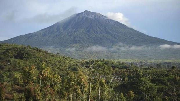 L'Indonésie émet un avertissement de vol lors de l'éruption du volcan sur l'île de Sumatra ảnh 1 L'Indonésie émet un avertissement de vol lors de l'éruption du volcan sur l'île de Sumatra ảnh 1
