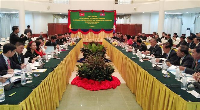 Réunion des hauts fonctionnaires Vietnam-Cambodge à Phnom Penh ảnh 1 Réunion des hauts fonctionnaires Vietnam-Cambodge à Phnom Penh ảnh 1