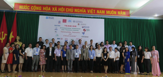 Conférence sur le développement durable, l’innovation et l’esprit entrepreneurial à Nha Trang ảnh 1 Conférence sur le développement durable, l’innovation et l’esprit entrepreneurial à Nha Trang ảnh 1