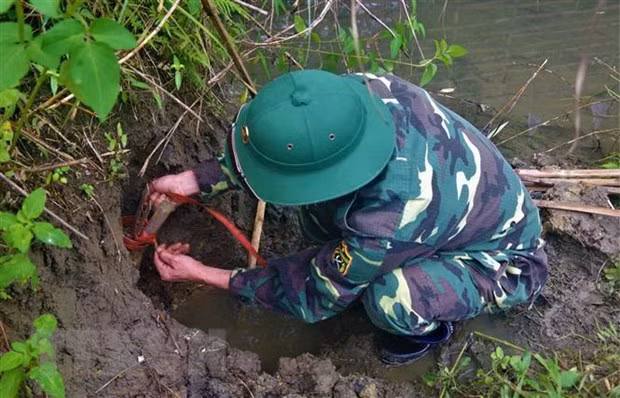 Yen Bai : neutralisation d'une bombe laissée par la guerre ảnh 1 Yen Bai : neutralisation d'une bombe laissée par la guerre ảnh 1