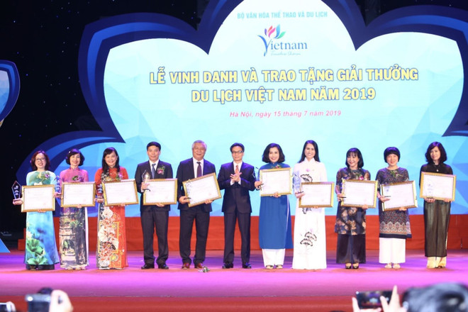Remise du Prix du Tourisme du Vietnam 2019 ảnh 1 Remise du Prix du Tourisme du Vietnam 2019 ảnh 1