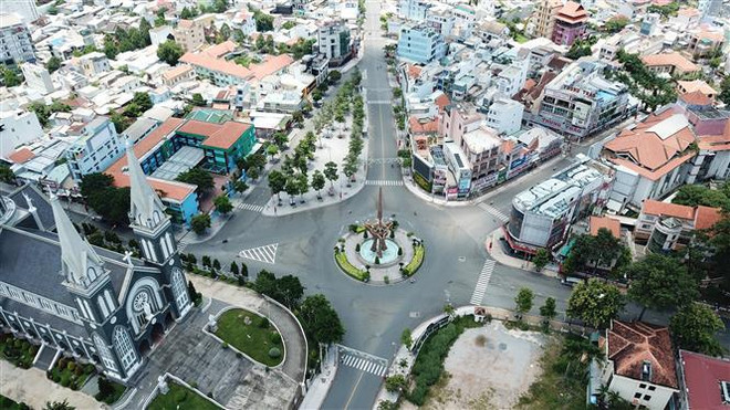 COVID-19 : Binh Duong prolonge la distanciation sociale dans les “zones rouges” ảnh 1 COVID-19 : Binh Duong prolonge la distanciation sociale dans les “zones rouges” ảnh 1