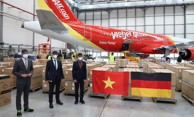 COVID-19 : Dons d’amis et de la diaspora en Allemagne en faveur du Vietnam ảnh 2 COVID-19 : Dons d’amis et de la diaspora en Allemagne en faveur du Vietnam ảnh 2