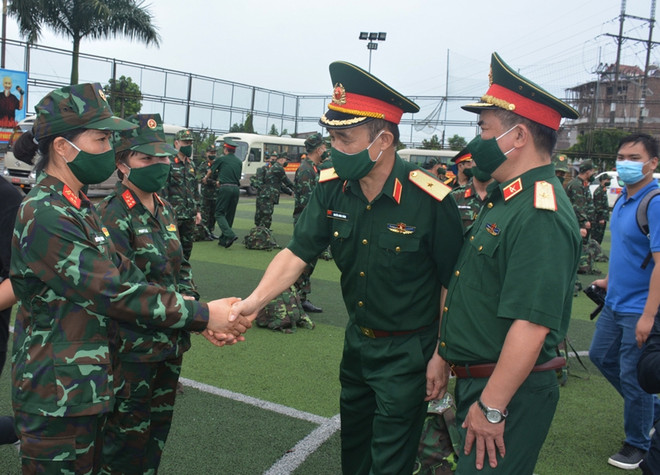 Covid-19: les médecins militaires viennent en aide à Hô Chi Minh-Ville et à Binh Duong ảnh 1 Covid-19: les médecins militaires viennent en aide à Hô Chi Minh-Ville et à Binh Duong ảnh 1