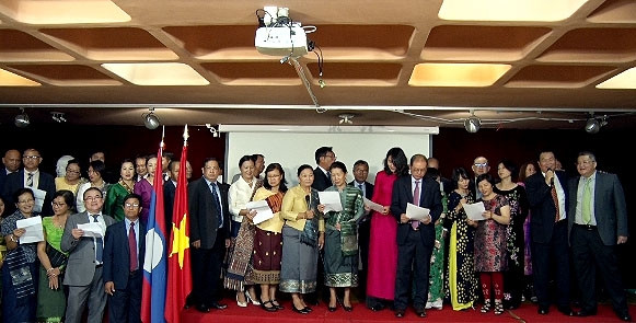Echange d’amitié Vietnam-Laos en France ảnh 1 Echange d’amitié Vietnam-Laos en France ảnh 1