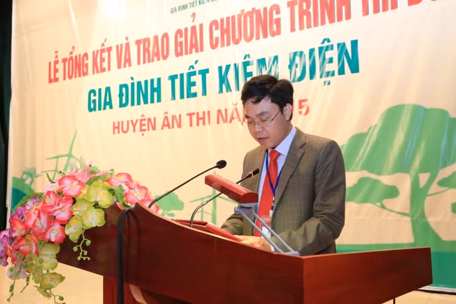 Hung Yên : programme “La famille économise l'électricité 2015” ảnh 1