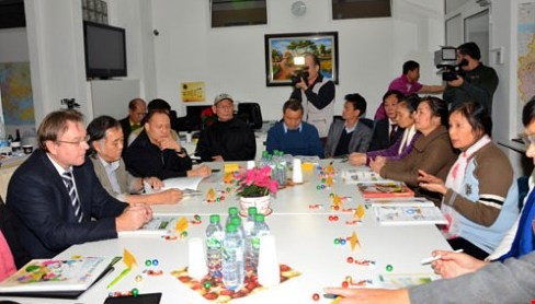 Premier manuel scolaire vietnamien en Allemagne ảnh 1 Premier manuel scolaire vietnamien en Allemagne ảnh 1