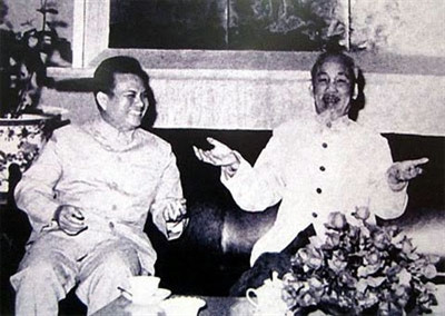 Le Vietnam va "suivre les pas du président laotien Kaysone Phomvihane" ảnh 1 Le Vietnam va "suivre les pas du président laotien Kaysone Phomvihane" ảnh 1