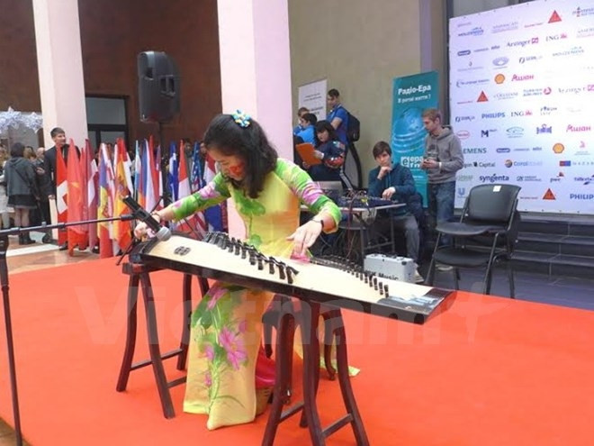 Le Vietnam participe à la Foire caritative Bazaar en Ukraine ảnh 1 Le Vietnam participe à la Foire caritative Bazaar en Ukraine ảnh 1