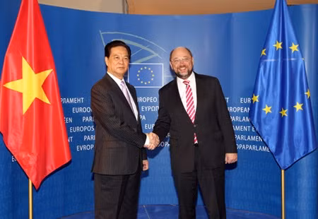 Rencontres entre Nguyen Tan Dung et des dirigeants de l'UE ảnh 2