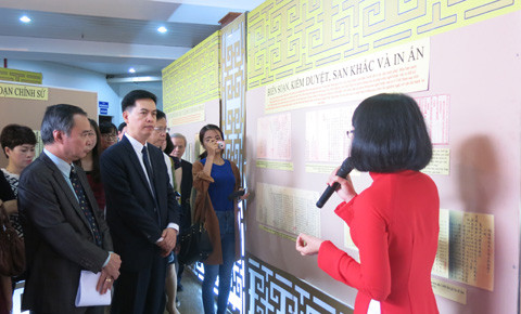 Exposition sur des "môc ban" et des "châu ban" à Hanoi ảnh 1 Exposition sur des "môc ban" et des "châu ban" à Hanoi ảnh 1