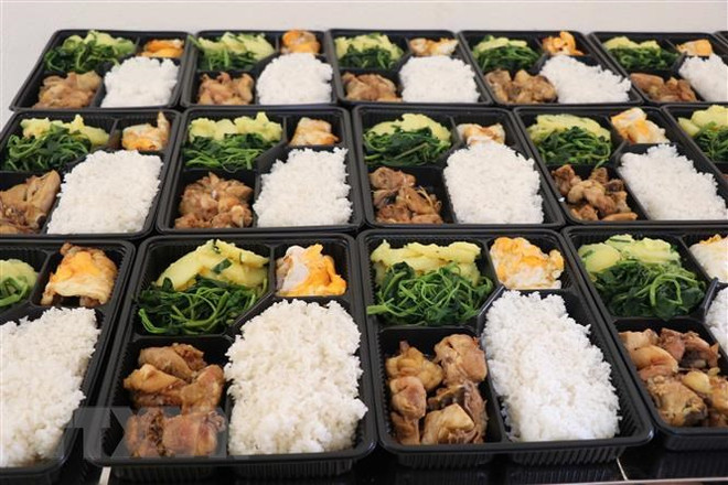 Hanoï : des repas gratuits pour les personnes démunies impactées par le COVID-19 ảnh 1 Hanoï : des repas gratuits pour les personnes démunies impactées par le COVID-19 ảnh 1