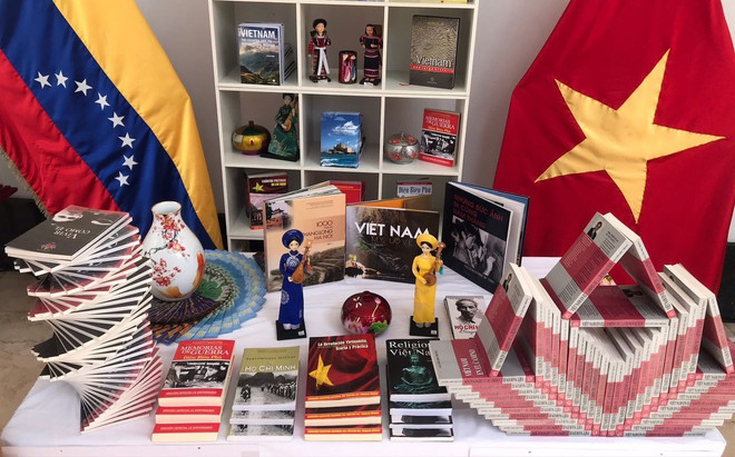 Foire internationale du livre au Venezuela 2021: Séminaire "Aperçu de la littérature vietnamienne" ảnh 1 Foire internationale du livre au Venezuela 2021: Séminaire "Aperçu de la littérature vietnamienne" ảnh 1