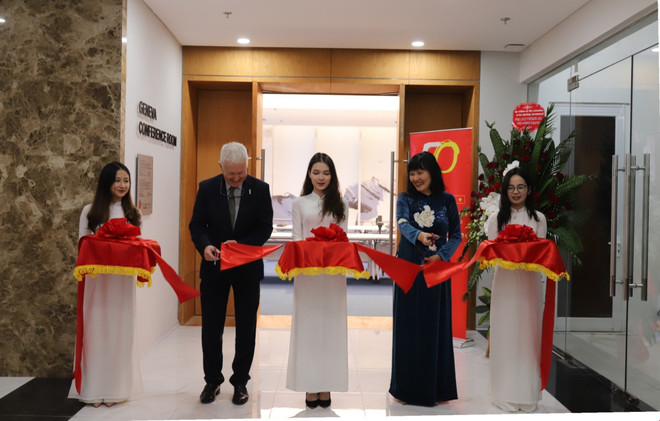 Inauguration de la salle de conférence Genève à l'Académie diplomatique du Vietnam ảnh 2 Inauguration de la salle de conférence Genève à l'Académie diplomatique du Vietnam ảnh 2