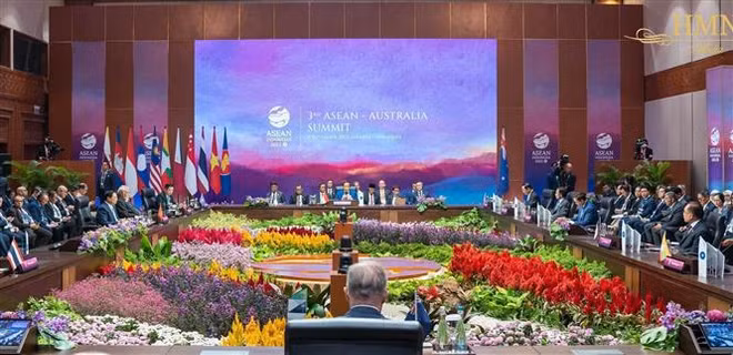 Le PM participe aux sommets de l'ASEAN avec l'Australie et l'ONU ảnh 1