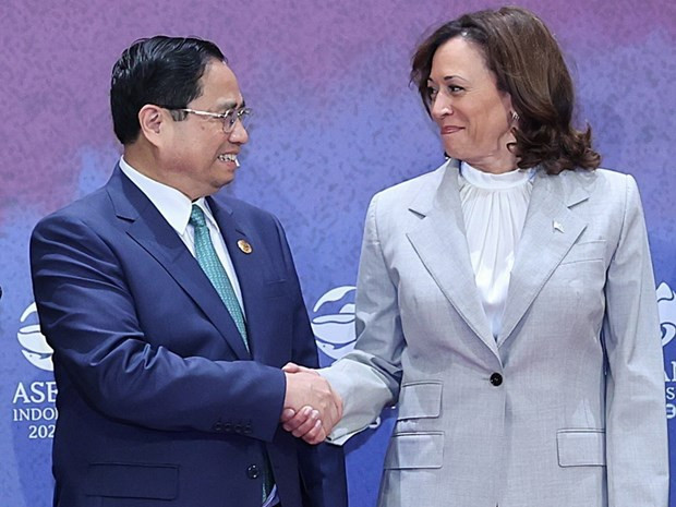 Le Premier ministre Pham Minh Chinh rencontre la vice-présidente américaine Kamala Harris ảnh 1 Le Premier ministre Pham Minh Chinh rencontre la vice-présidente américaine Kamala Harris ảnh 1