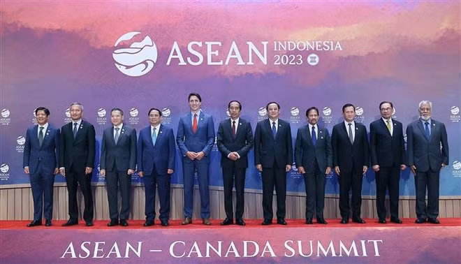 Le PM participe aux Sommets de l’ASEAN+3, ASEAN-États-Unis et ASEAN-Canada ảnh 4
