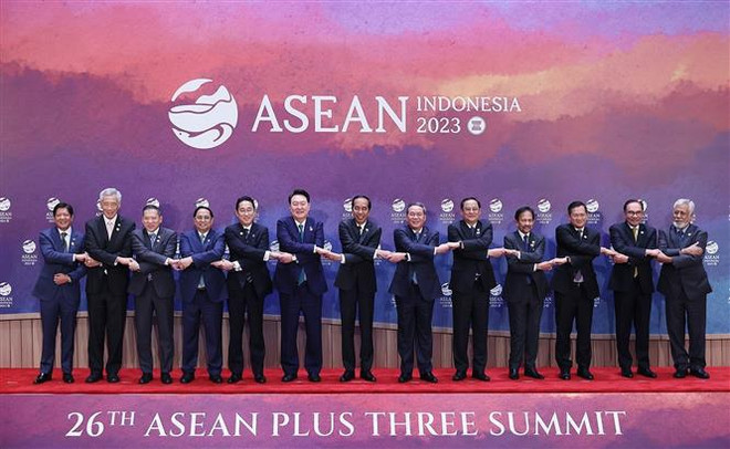 Le PM participe aux Sommets de l’ASEAN+3, ASEAN-États-Unis et ASEAN-Canada ảnh 1 Le PM participe aux Sommets de l’ASEAN+3, ASEAN-États-Unis et ASEAN-Canada ảnh 1