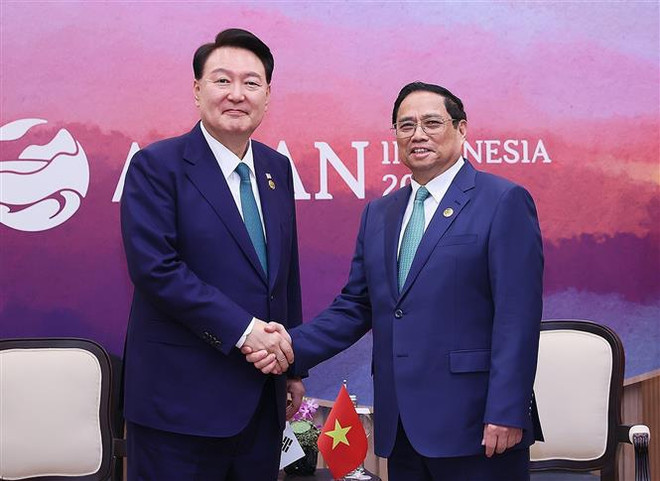 Le Premier ministre Pham Minh Chinh rencontre le président sud-coréen Yoon Suk Yeol ảnh 1 Le Premier ministre Pham Minh Chinh rencontre le président sud-coréen Yoon Suk Yeol ảnh 1