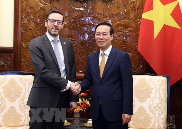 L'ambassadeur britannique est impressionné par l'ambition de développement des Vietnamiens ảnh 2 L'ambassadeur britannique est impressionné par l'ambition de développement des Vietnamiens ảnh 2