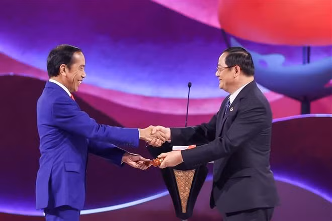 Le 43e sommet de l'ASEAN se termine en Indonésie ảnh 2