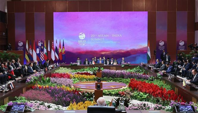 Le PM Pham Minh Chinh au Sommet ASEAN - Inde et au Sommet de l'Asie de l'Est en Indonésie ảnh 2 Le PM Pham Minh Chinh au Sommet ASEAN - Inde et au Sommet de l'Asie de l'Est en Indonésie ảnh 2