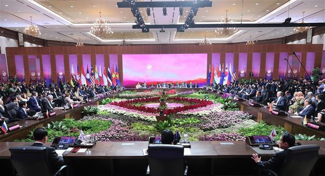 Le PM Pham Minh Chinh au Sommet ASEAN - Inde et au Sommet de l'Asie de l'Est en Indonésie ảnh 3 Le PM Pham Minh Chinh au Sommet ASEAN - Inde et au Sommet de l'Asie de l'Est en Indonésie ảnh 3