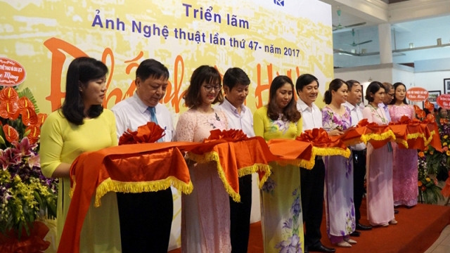 Exposition de 150 belles photos sur les rues de Hanoi ảnh 1 Exposition de 150 belles photos sur les rues de Hanoi ảnh 1