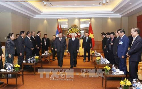 Le secrétaire général du Parti et président du Laos termine sa visite officielle d’amitié au Vietnam ảnh 1 Le secrétaire général du Parti et président du Laos termine sa visite officielle d’amitié au Vietnam ảnh 1