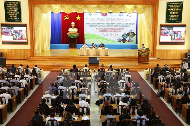 Colloque sur le développement durable du tourisme vietnamien à An Giang ảnh 1