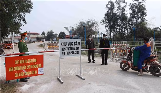 COVID-19 : La vigilance se poursuit ảnh 1