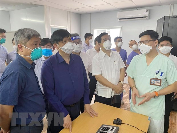 Le ministre de la Santé inspecte les unités de soins intensifs de Hô Chi Minh-Ville ảnh 1 Le ministre de la Santé inspecte les unités de soins intensifs de Hô Chi Minh-Ville ảnh 1