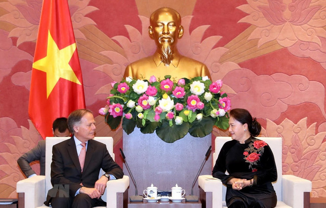 La présidente de l’AN Nguyen Thi Kim Ngan reçoit le ministre italien des AE ảnh 1 La présidente de l’AN Nguyen Thi Kim Ngan reçoit le ministre italien des AE ảnh 1