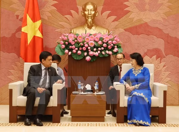 Nguyen Thi Kim Ngan reçoit les ambassadeurs néo-zélandais et philippin ảnh 2