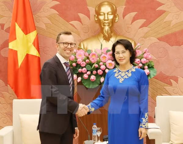 Nguyen Thi Kim Ngan reçoit les ambassadeurs néo-zélandais et philippin ảnh 1