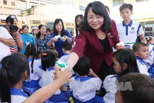 Poursuite des activités caritatives au profit des enfants démunis ảnh 1 Poursuite des activités caritatives au profit des enfants démunis ảnh 1