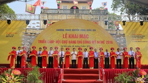 Ouverture de la Foire-expo des produits artisanaux 2016 ảnh 1