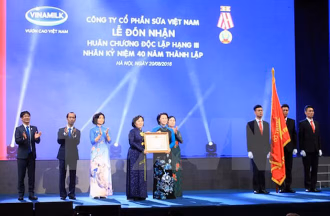 Vinamilk célèbre le 40e anniversaire de sa fondation ảnh 1 Vinamilk célèbre le 40e anniversaire de sa fondation ảnh 1