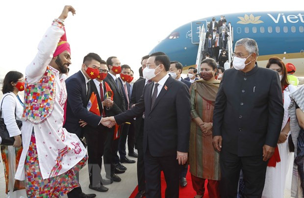 Le président de l’AN du Vietnam entame une visite officielle en Inde ảnh 1 Le président de l’AN du Vietnam entame une visite officielle en Inde ảnh 1