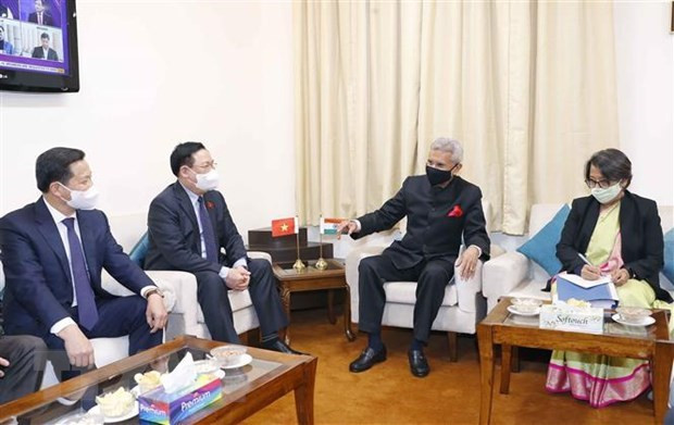 Le président de l’AN Vuong Dinh Huê rencontre le ministre des Affaires étrangères indien ảnh 1 Le président de l’AN Vuong Dinh Huê rencontre le ministre des Affaires étrangères indien ảnh 1