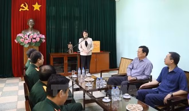 Activités à l’occasion du 128e anniversaire du Président Hô Chi Minh ảnh 1