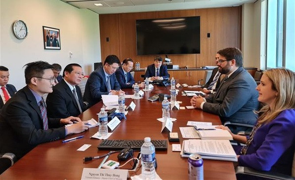 Une délégation de la Commission centrale de propagande et d'éducation du Parti en visite aux États-Unis ảnh 1 Une délégation de la Commission centrale de propagande et d'éducation du Parti en visite aux États-Unis ảnh 1