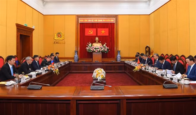 Le Vietnam et la Mongolie renforcent leur coopération dans l’application de la loi ảnh 1