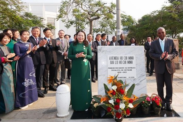 Cérémonie d'inauguration de la nouvelle plaque de rue de l'Avenue Ho Chi Minh au Mozambique ảnh 2 Cérémonie d'inauguration de la nouvelle plaque de rue de l'Avenue Ho Chi Minh au Mozambique ảnh 2
