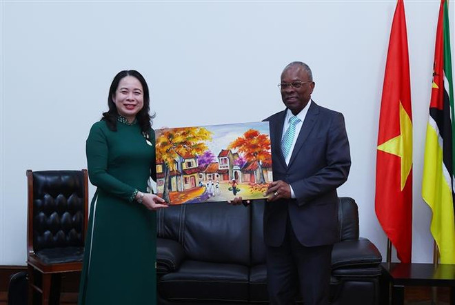 Cérémonie d'inauguration de la nouvelle plaque de rue de l'Avenue Ho Chi Minh au Mozambique ảnh 1 Cérémonie d'inauguration de la nouvelle plaque de rue de l'Avenue Ho Chi Minh au Mozambique ảnh 1