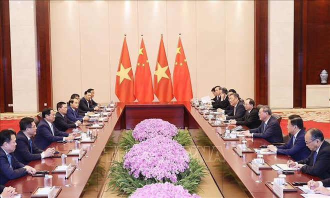 Le PM Pham Minh Chinh s’entretient avec son homologue chinois Li Qiang ảnh 2 Le PM Pham Minh Chinh s’entretient avec son homologue chinois Li Qiang ảnh 2